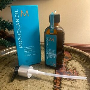 Moroccanoil Treatment -For all hair types. Hair oil treatment. 3.4 FL.Oz./100ML.